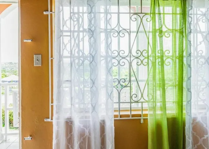 Villa Yanceylargo Estate - Newly Renovated 7br Beautiful Two-story W Gorgeous Mountain View *