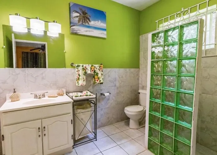 Villa Yanceylargo Estate - Newly Renovated 7br Beautiful Two-story W Gorgeous Mountain View
