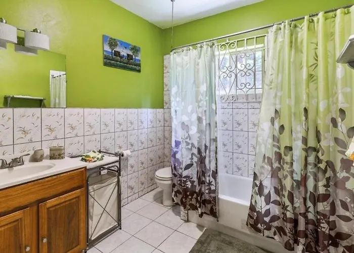 Yanceylargo Estate - Newly Renovated 7br Beautiful Two-story W Gorgeous Mountain View *
