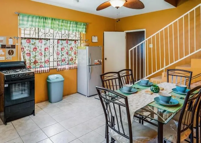 Villa Yanceylargo Estate - Newly Renovated 7br Beautiful Two-story W Gorgeous Mountain View *