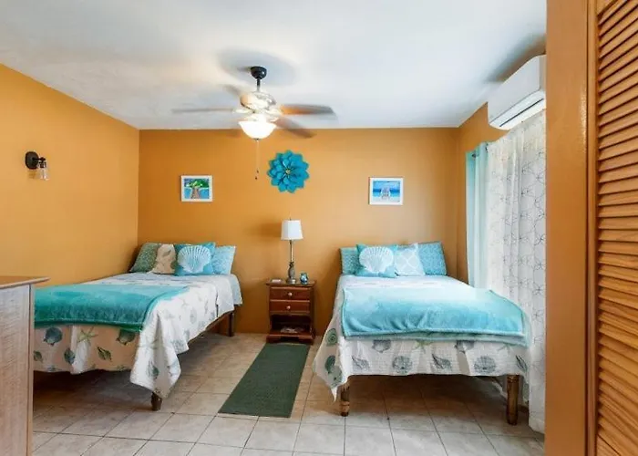 Yanceylargo Estate - Newly Renovated 7br Beautiful Two-story W Gorgeous Mountain View * Montego Bay