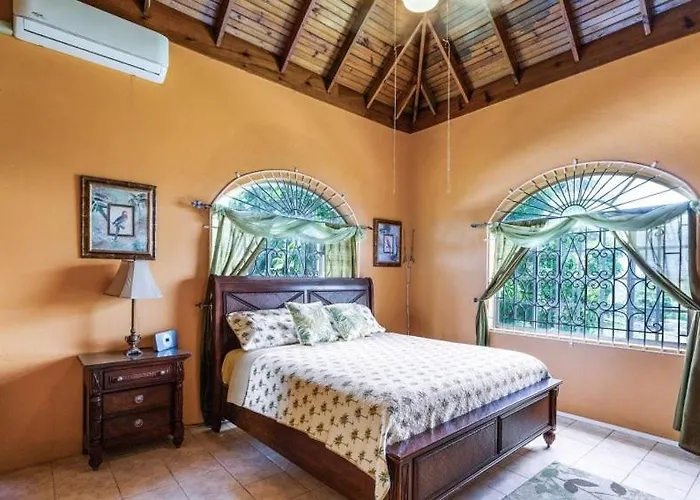 Yanceylargo Estate - Newly Renovated 7br Beautiful Two-story W Gorgeous Mountain View Villa