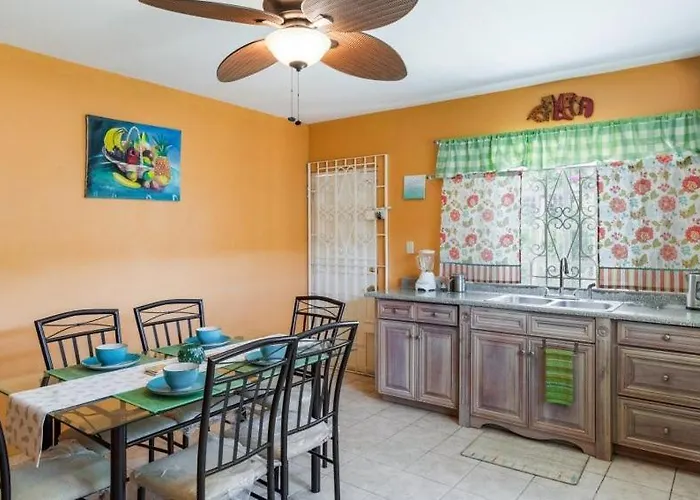 Villa Yanceylargo Estate - Newly Renovated 7br Beautiful Two-story W Gorgeous Mountain View