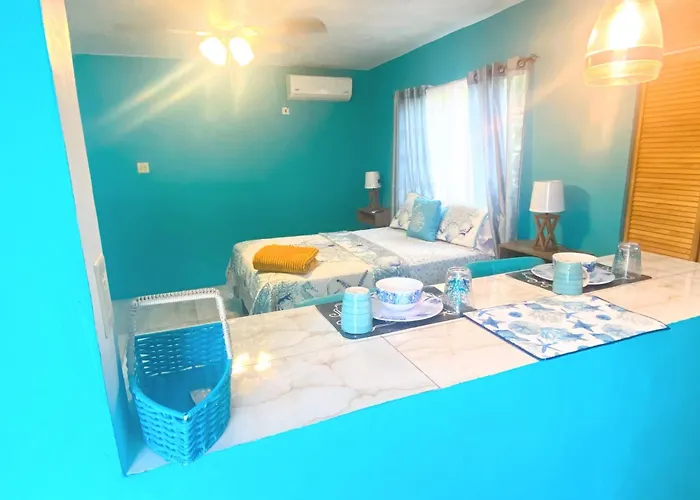 Yanceylargo Estate - Newly Renovated 7br Beautiful Two-story W Gorgeous Mountain View Villa Montego Bay
